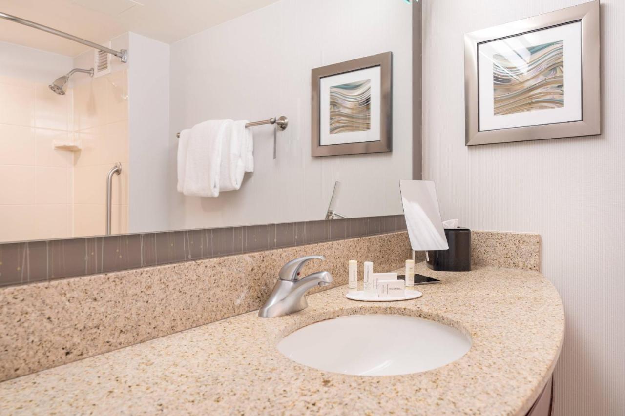 | Courtyard by Marriott Silver Spring Downtown