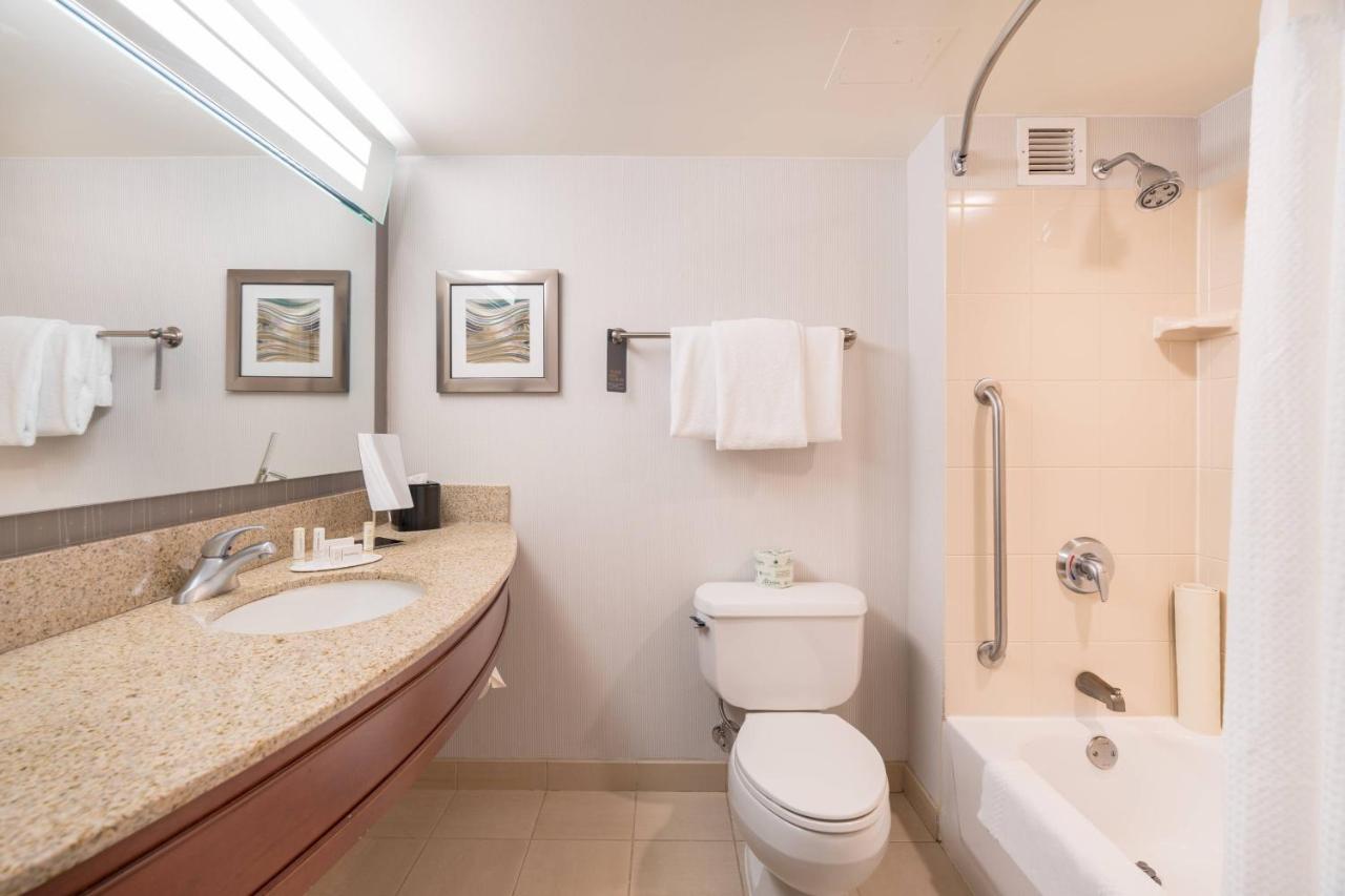 | Courtyard by Marriott Silver Spring Downtown