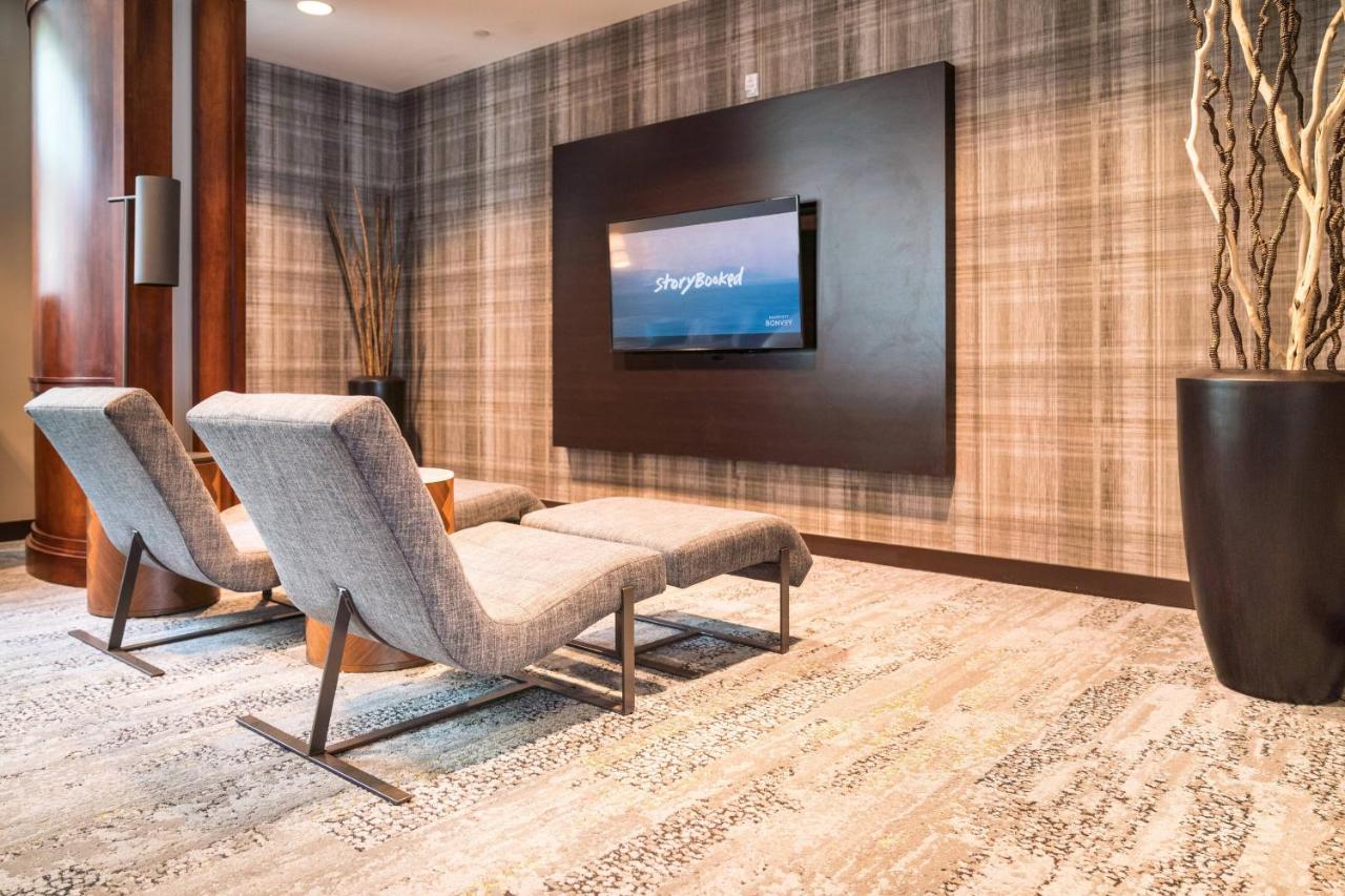 | Courtyard by Marriott Silver Spring Downtown