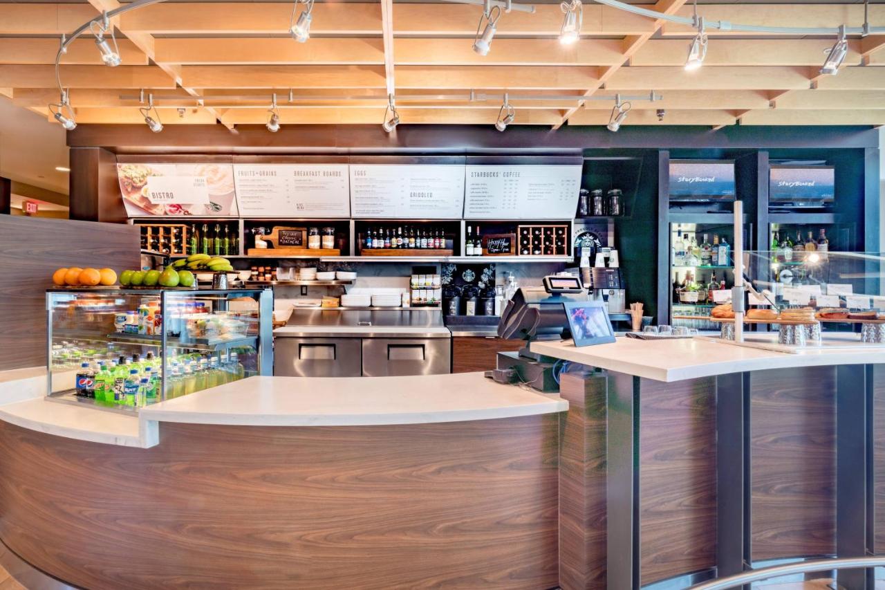 | Courtyard by Marriott Silver Spring Downtown