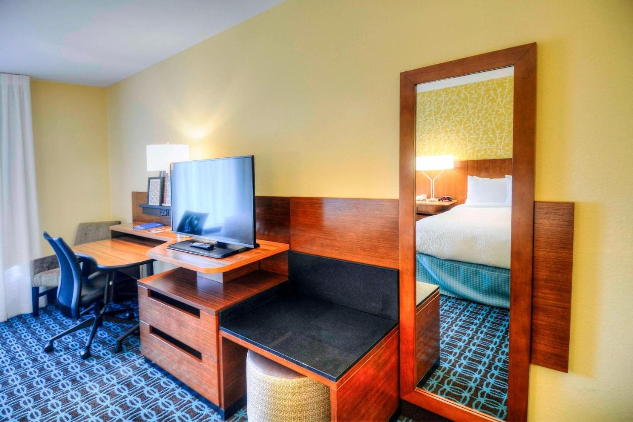 King Room at Fairfield Inn & Suites by Marriott Princeton