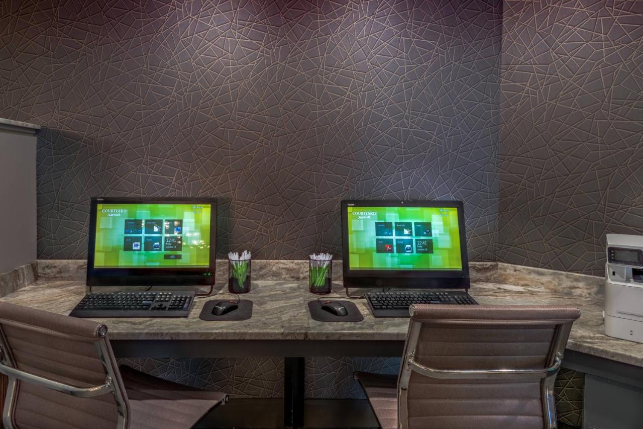 | Courtyard by Marriott Bethesda Chevy Chase