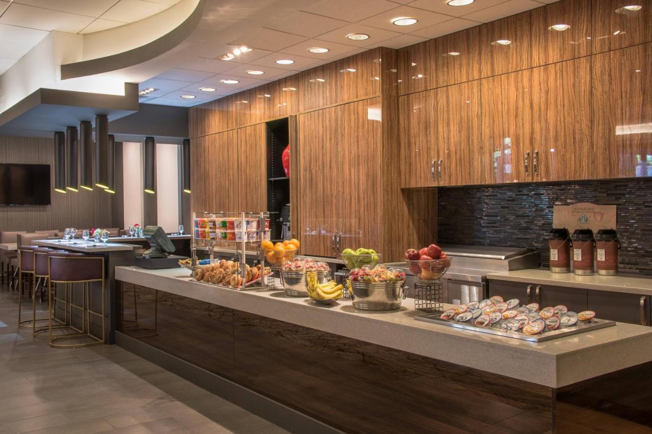 | Courtyard by Marriott Bethesda Chevy Chase