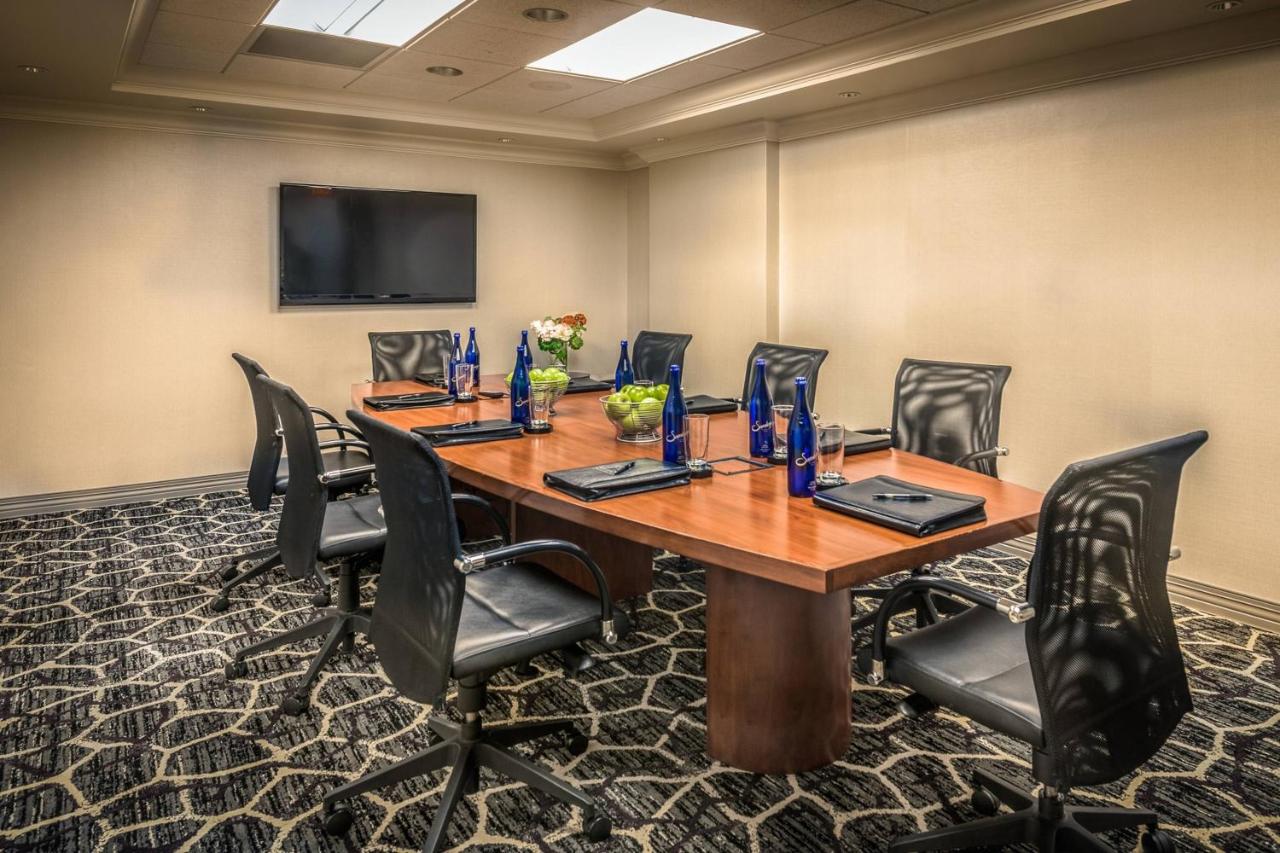 | Courtyard by Marriott Bethesda Chevy Chase