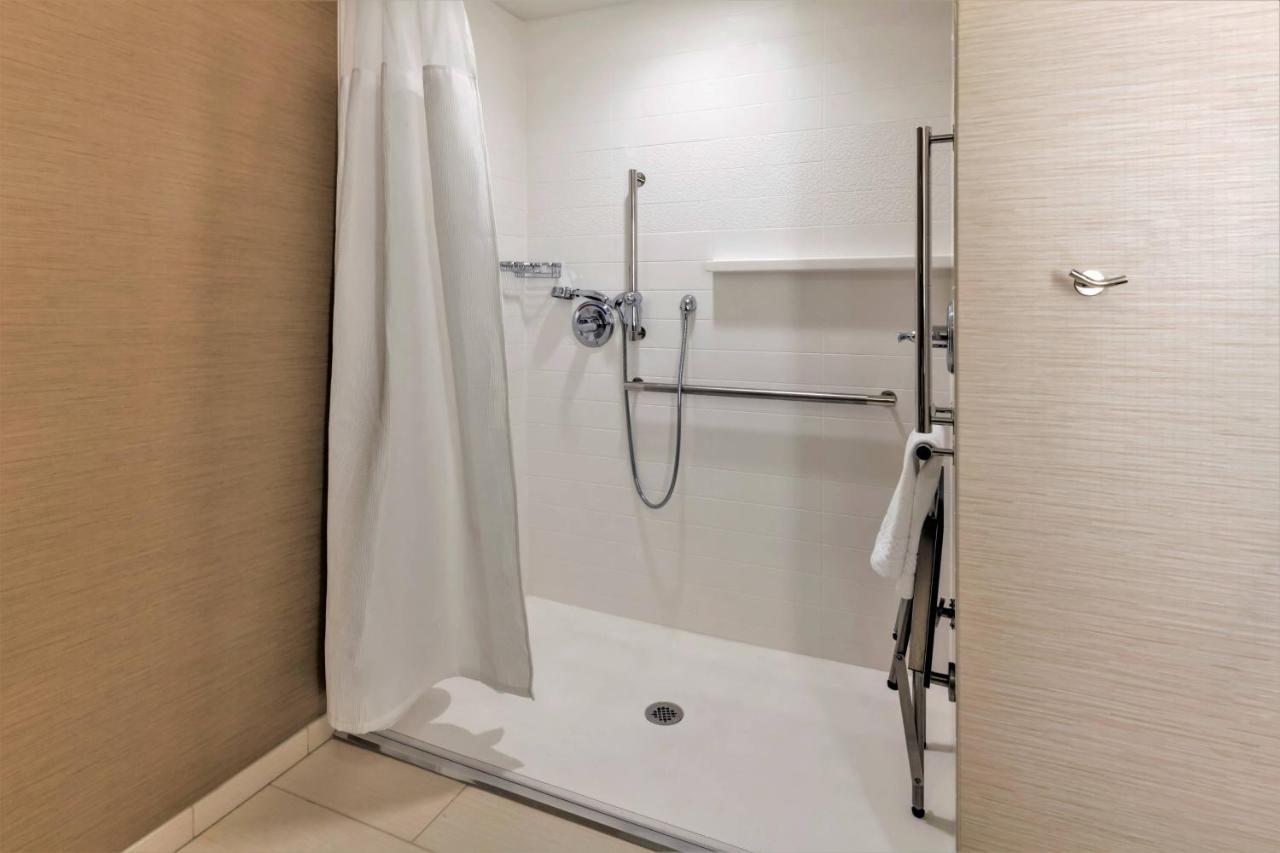 | Fairfield Inn & Suites by Marriott Boston Marlborough/Apex Center