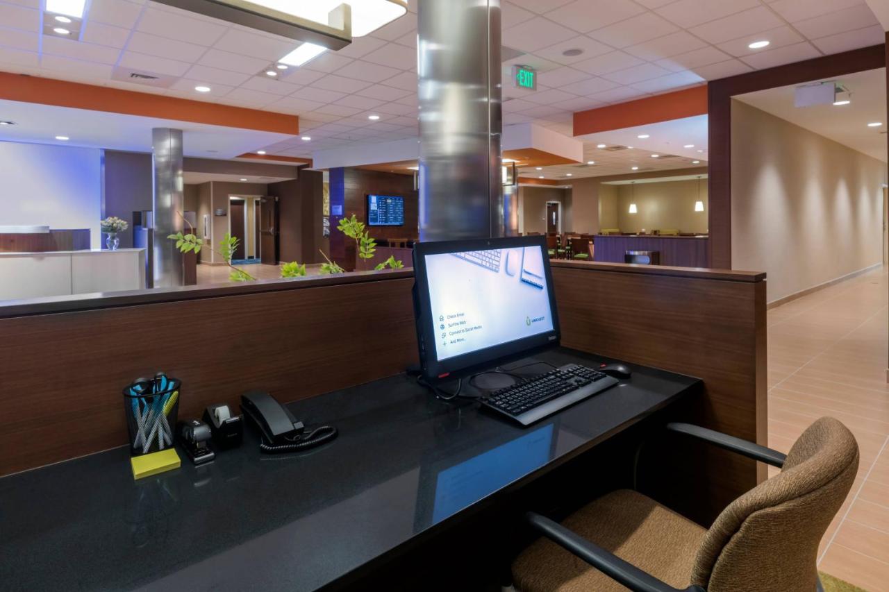 | Fairfield Inn & Suites by Marriott Boston Marlborough/Apex Center