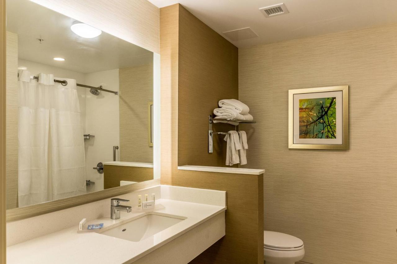 Queen Suite at Fairfield Inn & Suites by Marriott Butte
