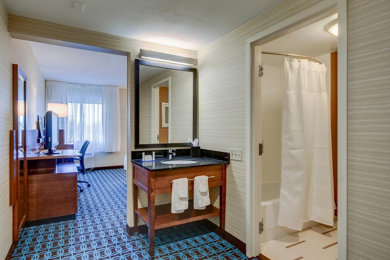 | Fairfield Inn by Marriott Burlington Williston