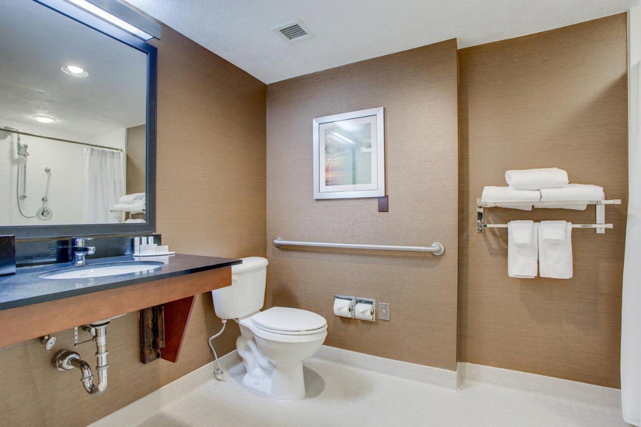 | Fairfield Inn by Marriott Burlington Williston