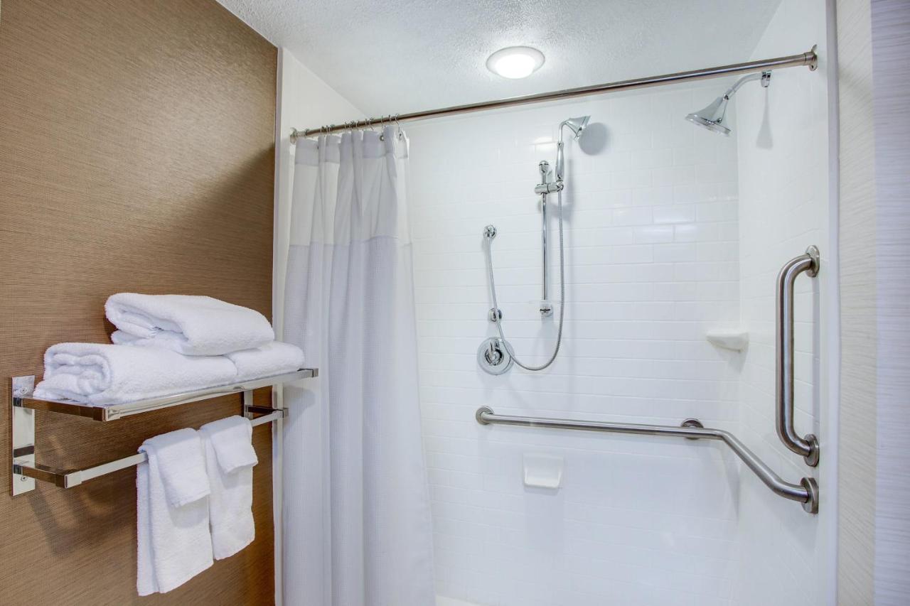 | Fairfield Inn by Marriott Burlington Williston