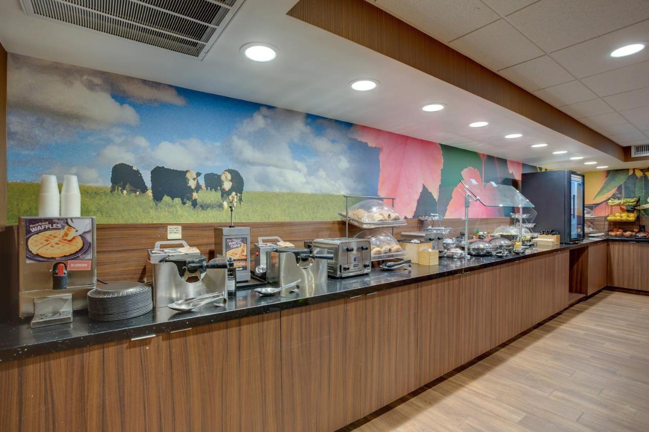 | Fairfield Inn by Marriott Burlington Williston