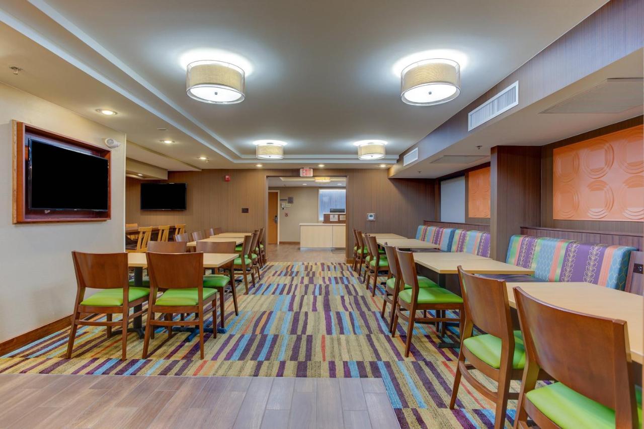 | Fairfield Inn by Marriott Burlington Williston