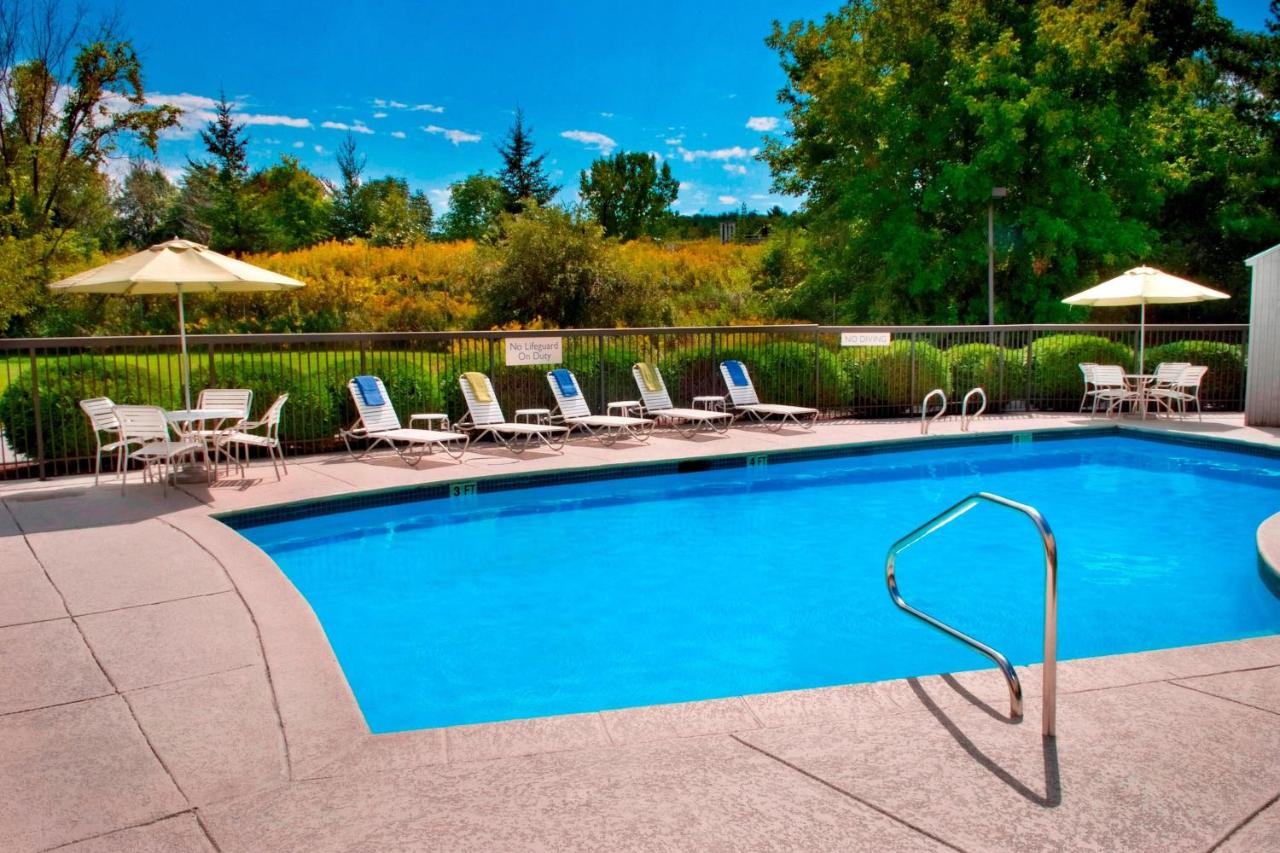 | Fairfield Inn by Marriott Burlington Williston