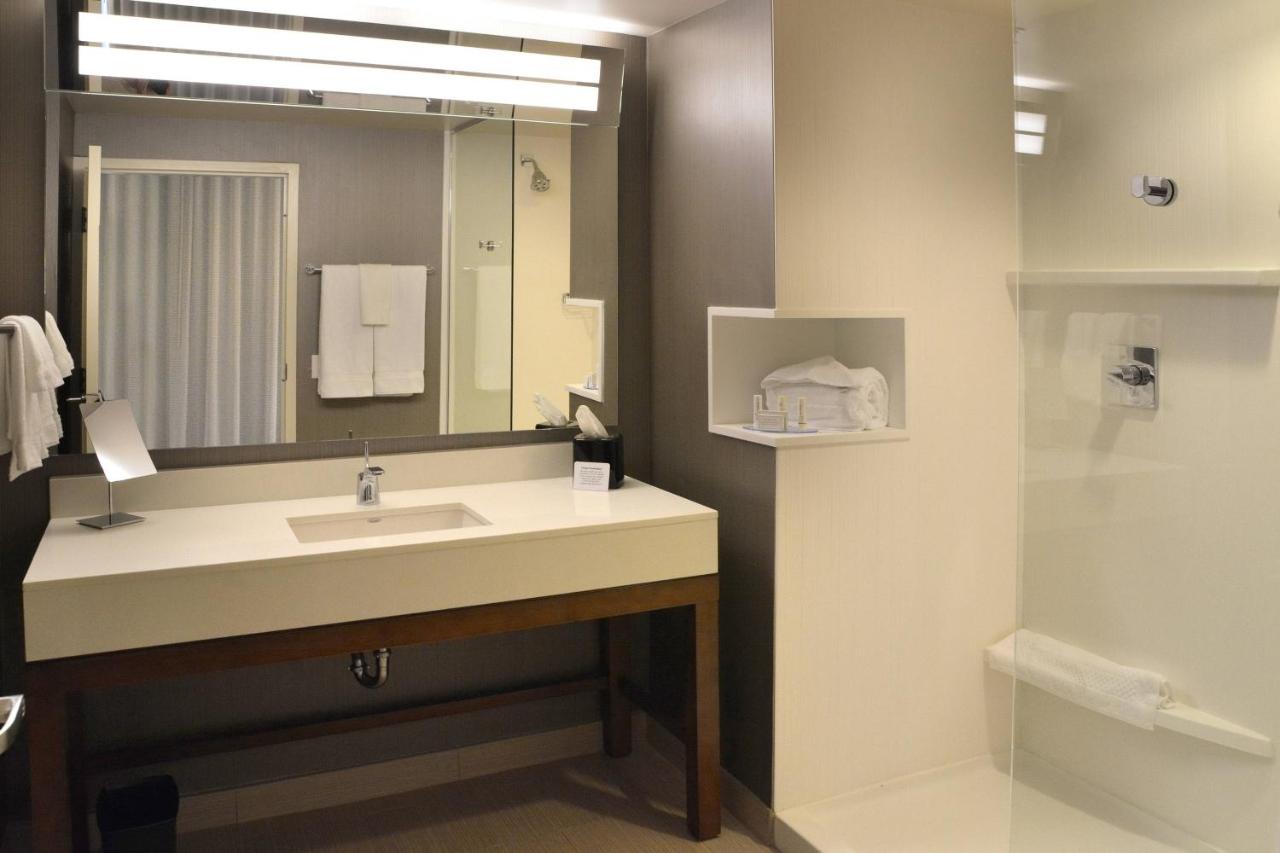  | Courtyard by Marriott Youngstown Canfield