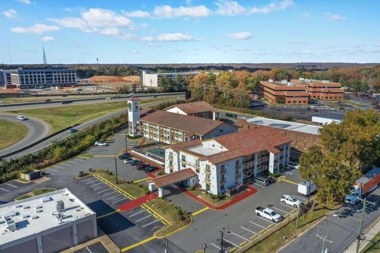 | Days Inn by Wyndham Richmond/South