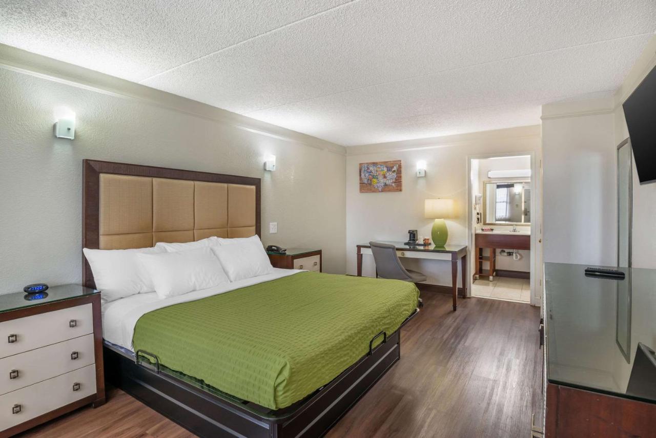 | Days Inn by Wyndham Richmond/South