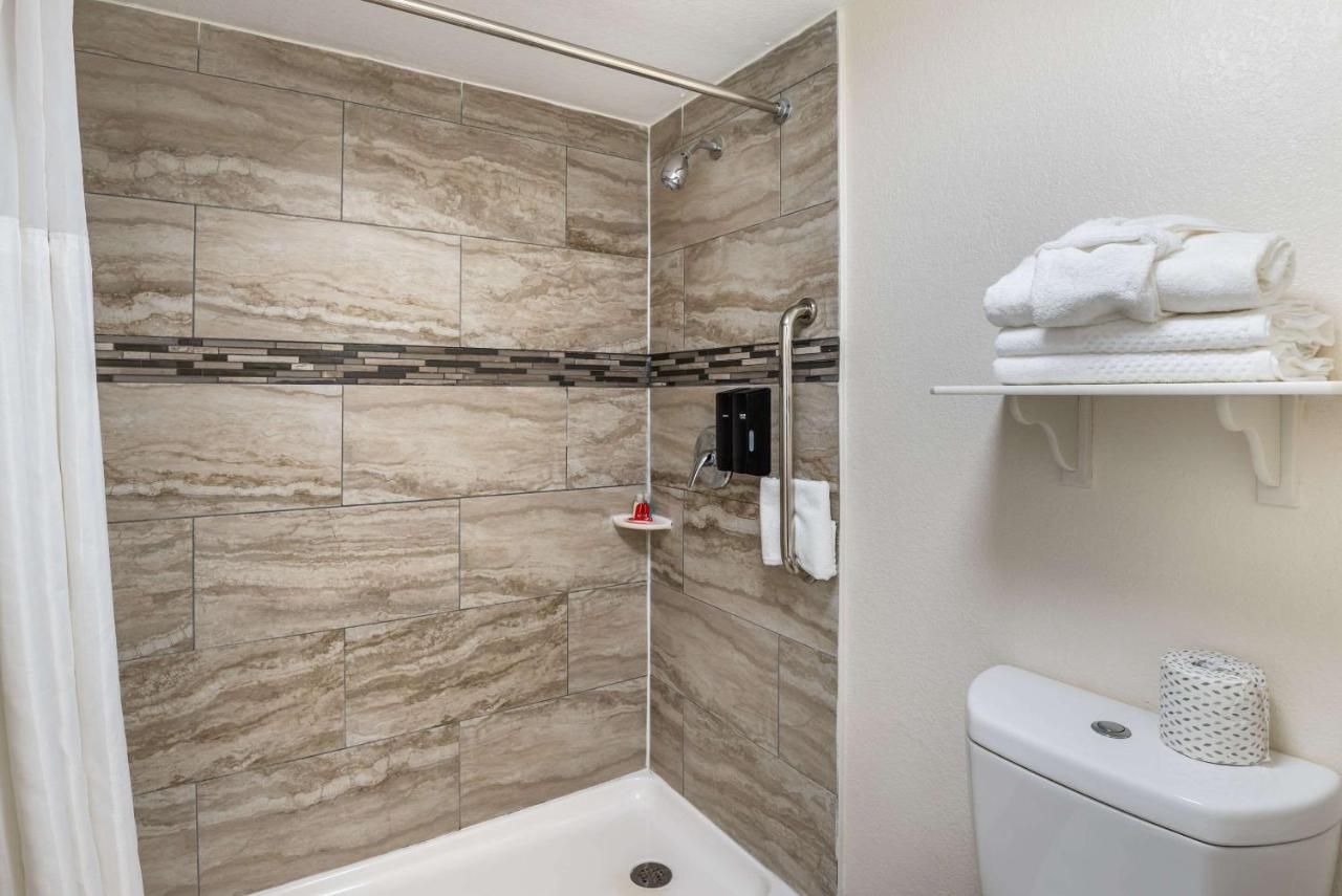 | Days Inn by Wyndham Richmond/South