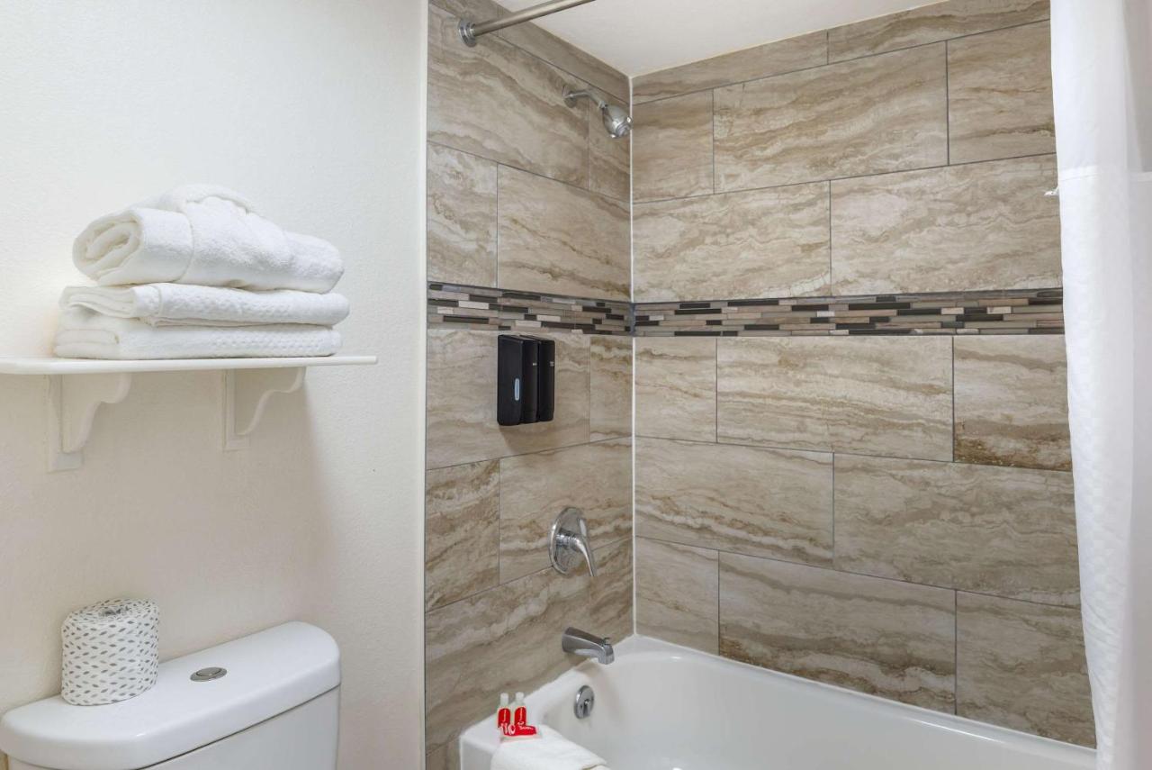 | Days Inn by Wyndham Richmond/South