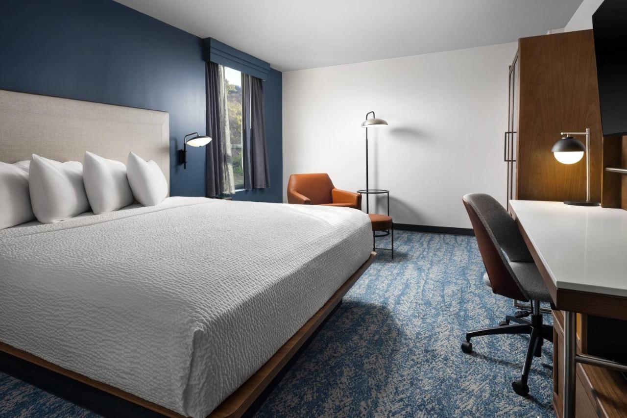King Room at Courtyard by Marriott San Diego Mission Valley/Hotel Circle
