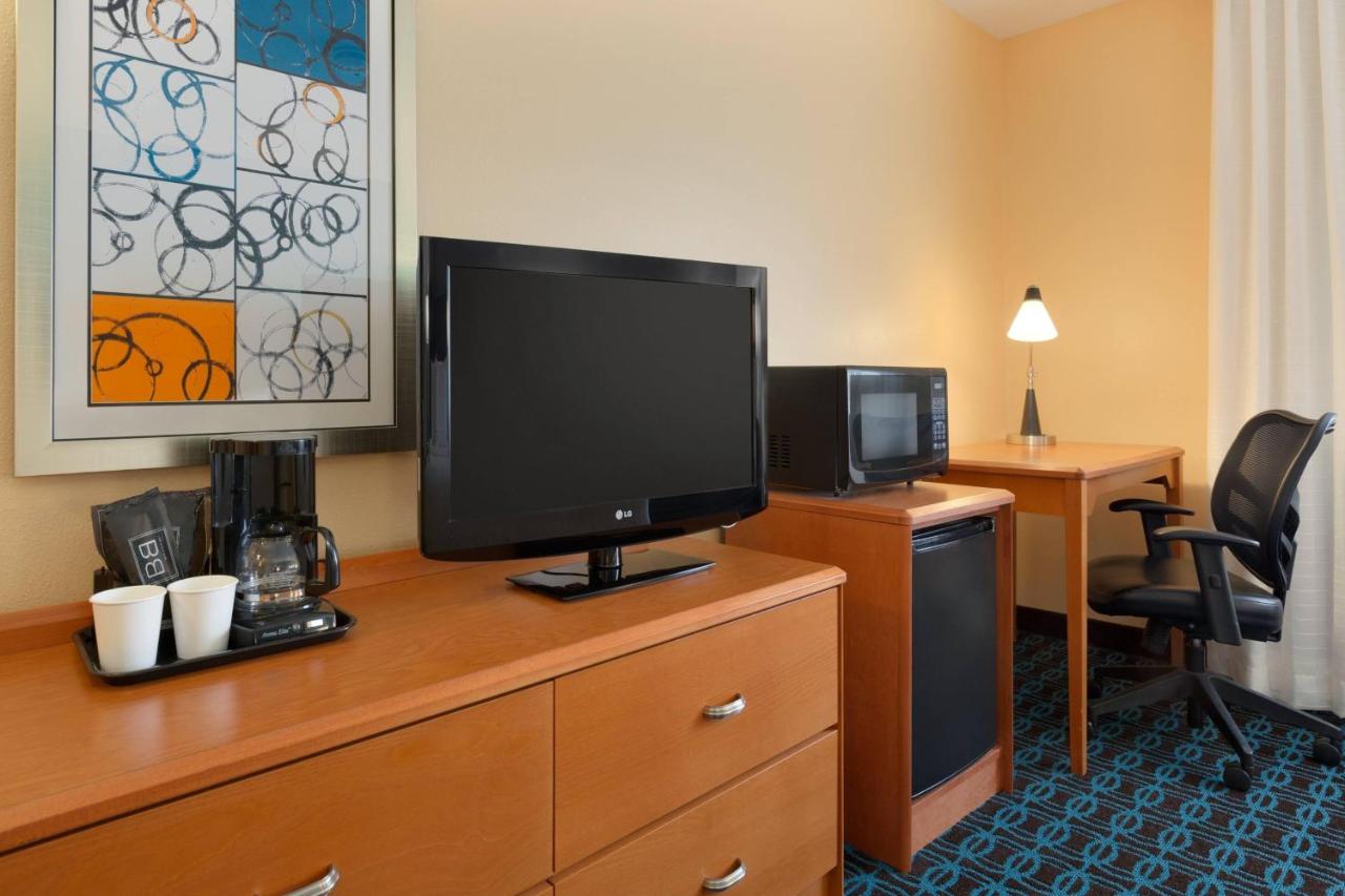 | Fairfield Inn & Suites Bismarck North
