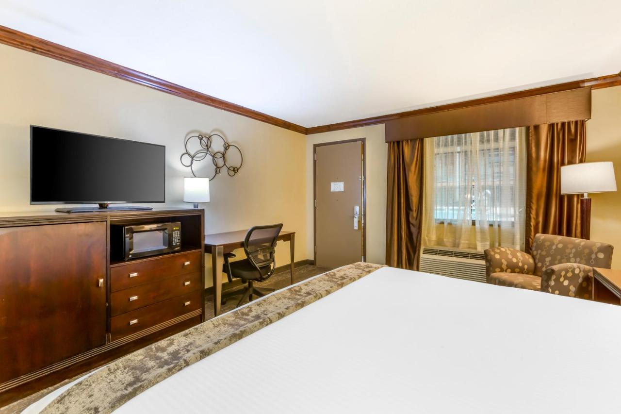  | Best Western Plus Raton Hotel