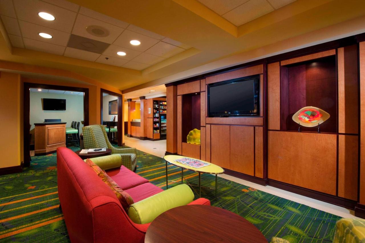 | Fairfield Inn & Suites by Marriott Charleston Airport/Convention Center