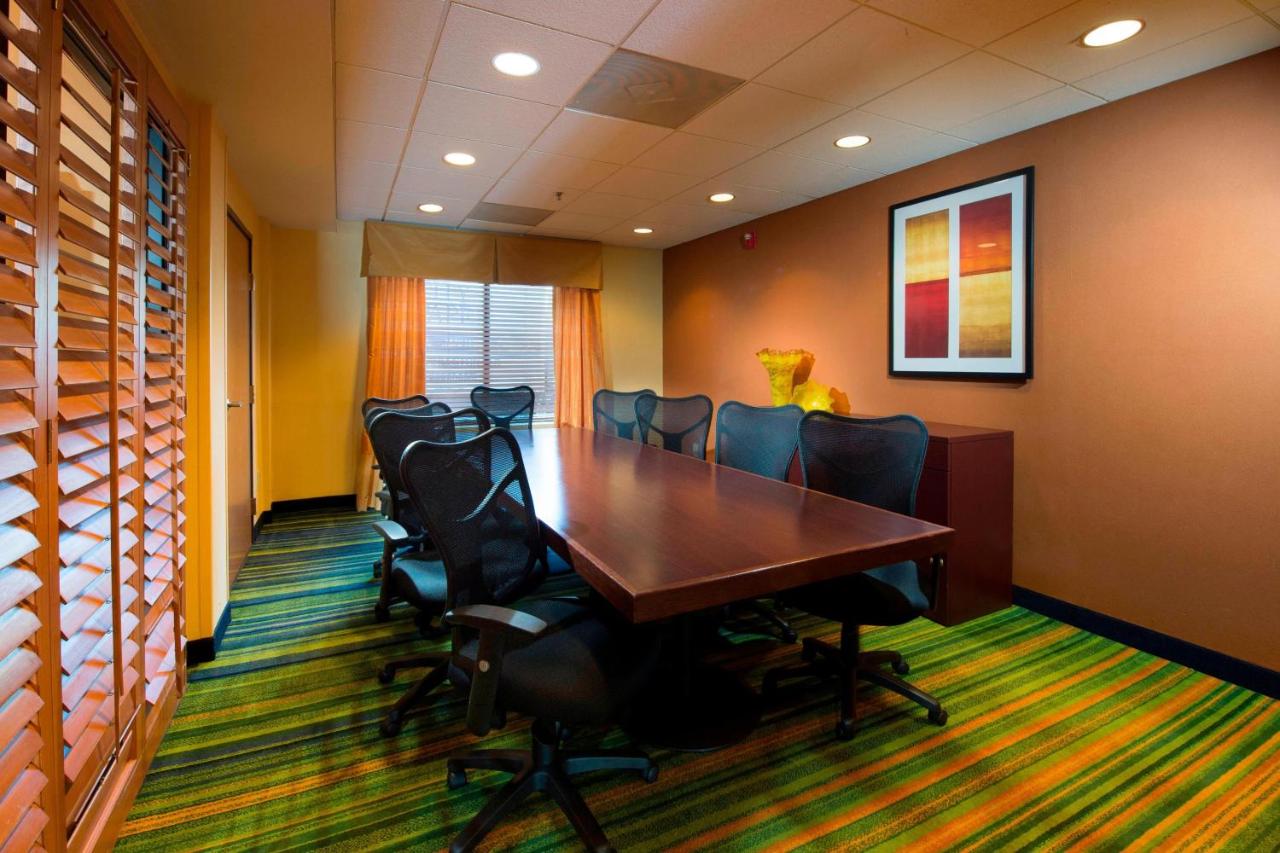 | Fairfield Inn & Suites by Marriott Charleston Airport/Convention Center