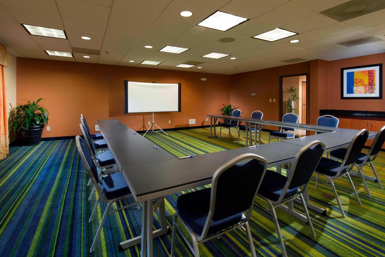 | Fairfield Inn & Suites by Marriott Charleston Airport/Convention Center