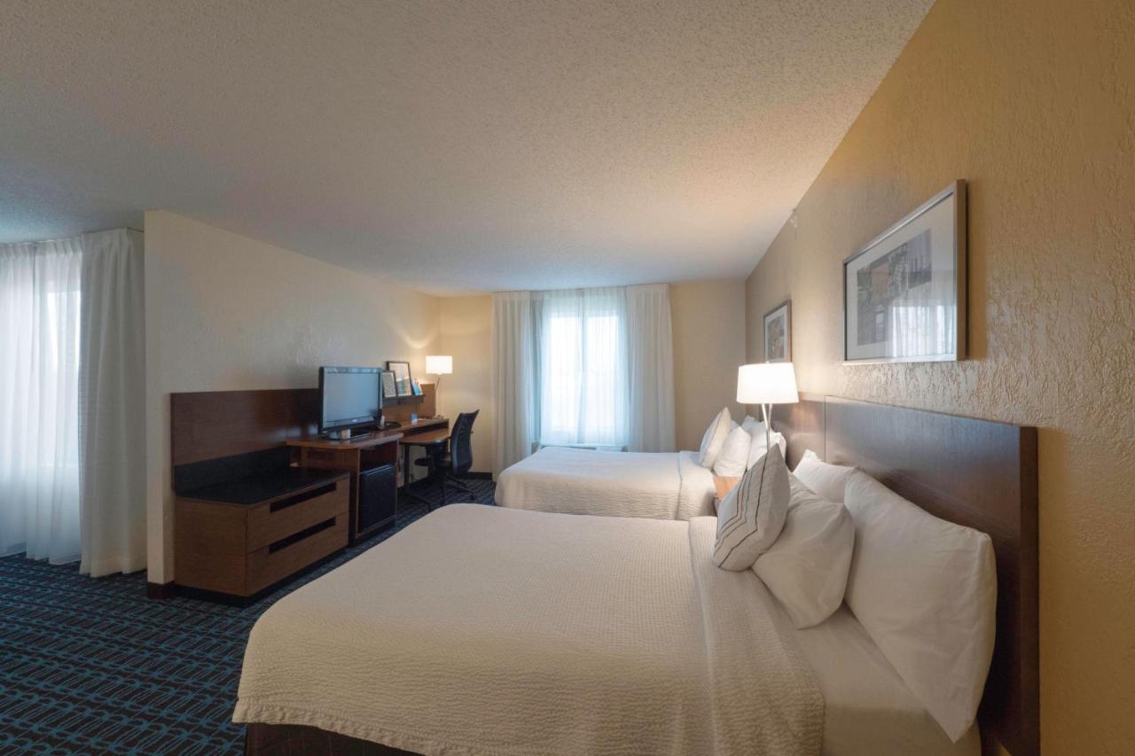 | Fairfield Inn & Suites by Marriott Cleveland Streetsboro