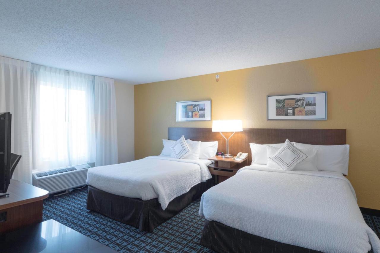 | Fairfield Inn & Suites by Marriott Cleveland Streetsboro