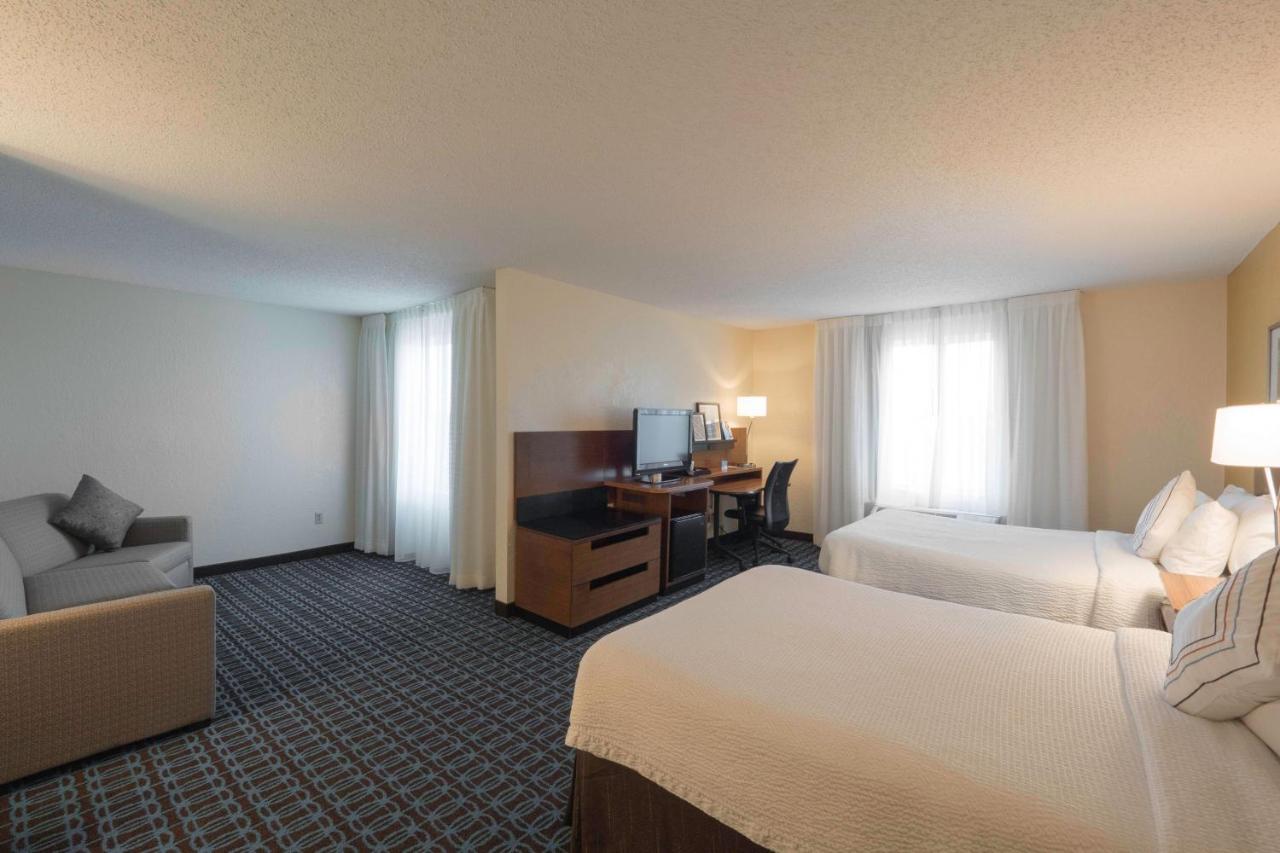 | Fairfield Inn & Suites by Marriott Cleveland Streetsboro