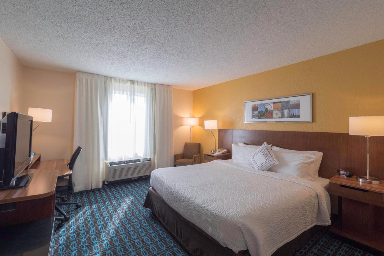 | Fairfield Inn & Suites by Marriott Cleveland Streetsboro