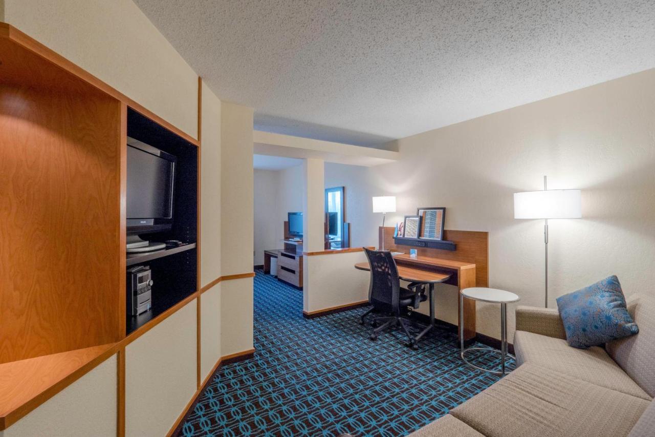 | Fairfield Inn & Suites by Marriott Cleveland Streetsboro