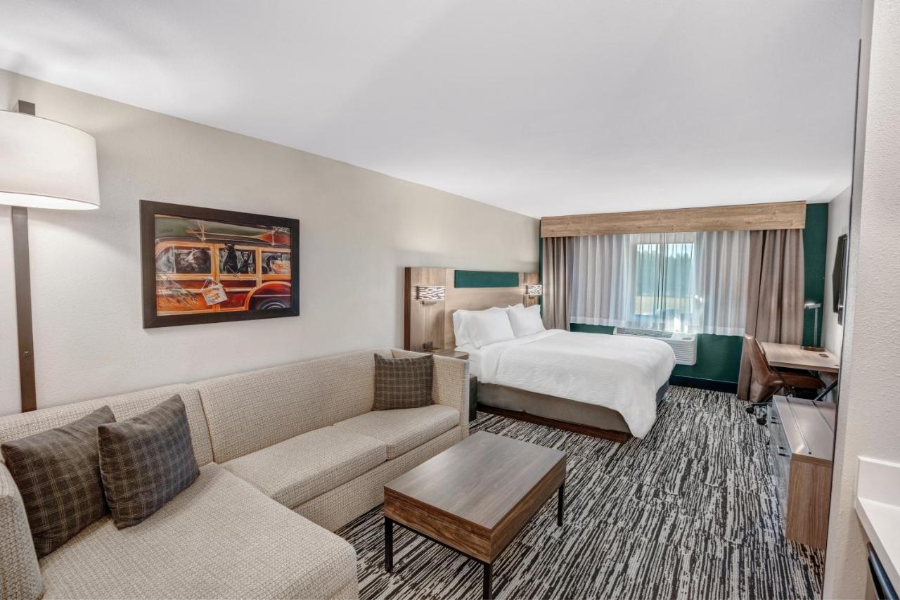 King Suite - Non-Smoking at Holiday Inn Express & Suites Hayward by IHG