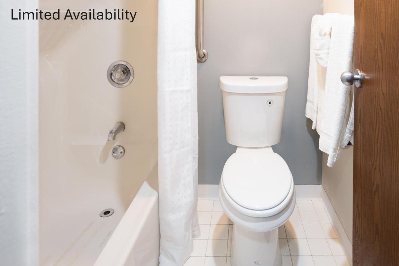 | The View Inn & Suites