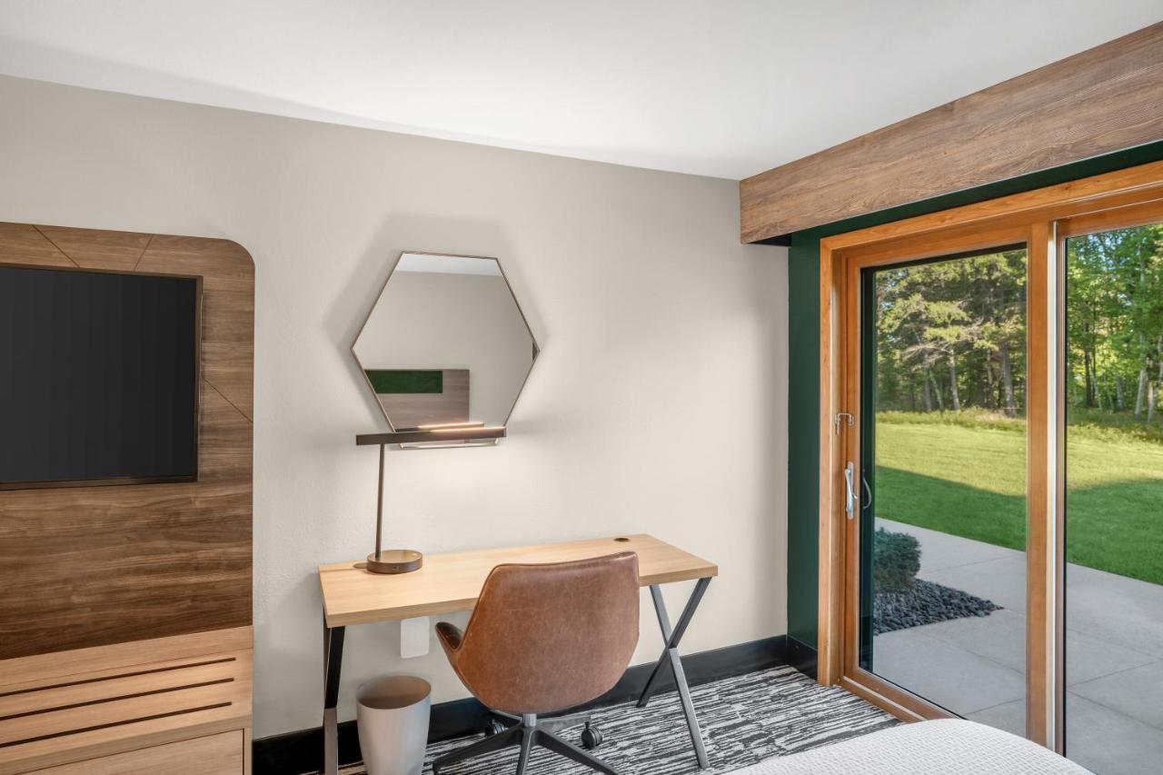 Suite at Holiday Inn Express & Suites Hayward by IHG