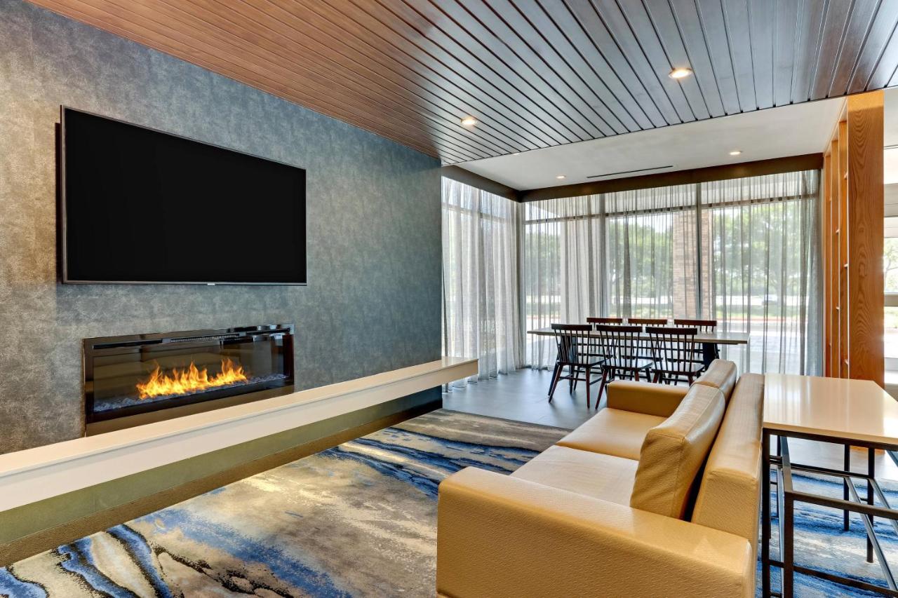 Fairfield Inn & Suites by Marriott Dallas Love Field