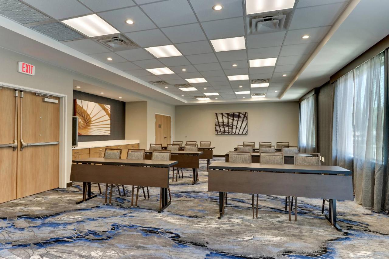 Fairfield Inn & Suites by Marriott Dallas Love Field