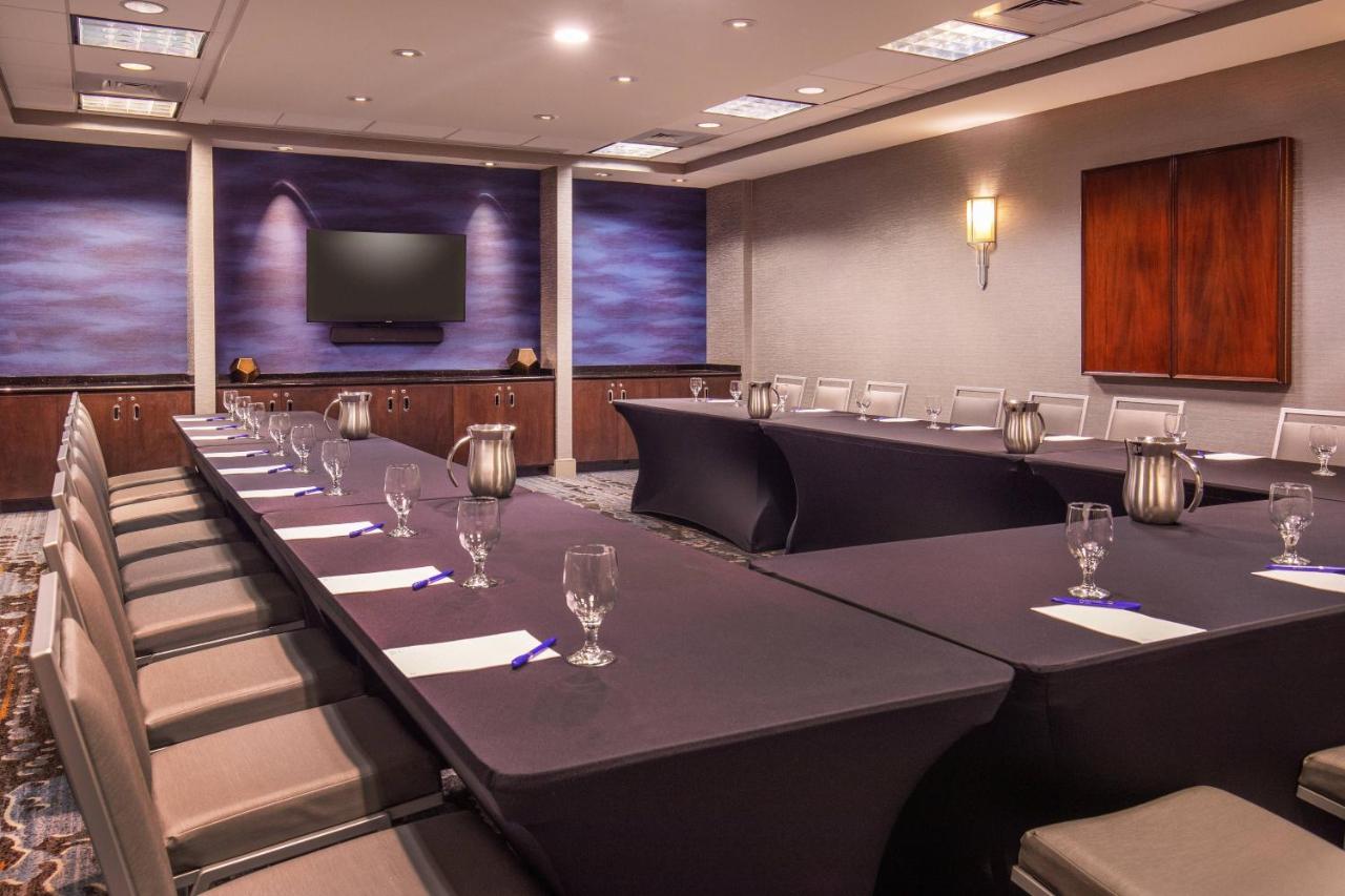 | Delta Hotels by Marriott Chesapeake Norfolk