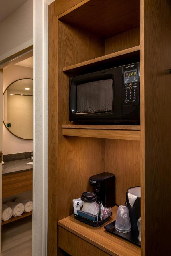 | Fairfield Inn & Suites by Marriott Little Rock Airport