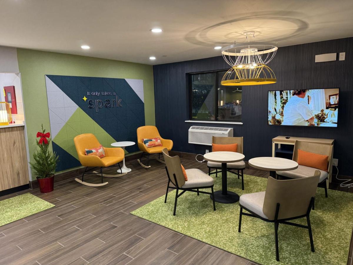 | Economy 7 Inn