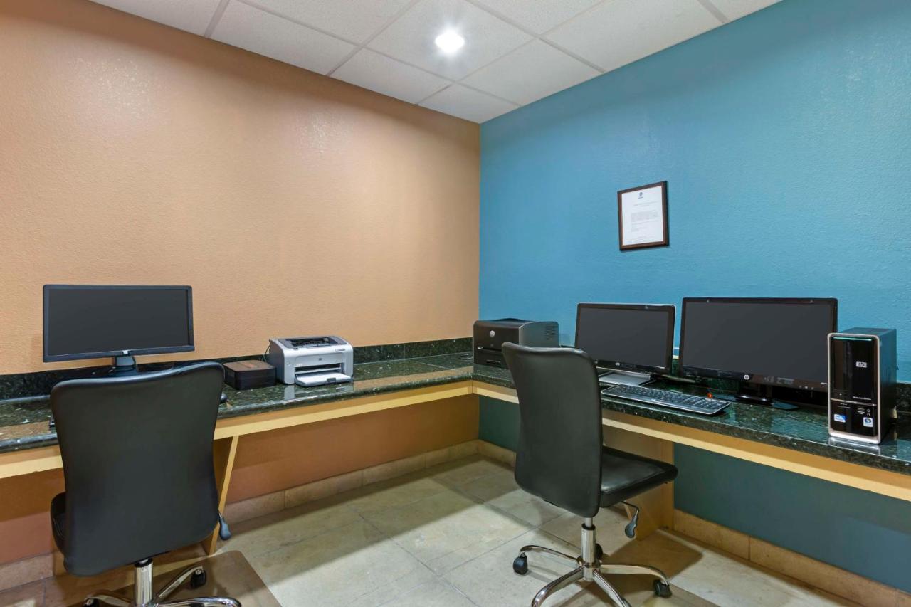 | Best Western Sonora Inn & Suites