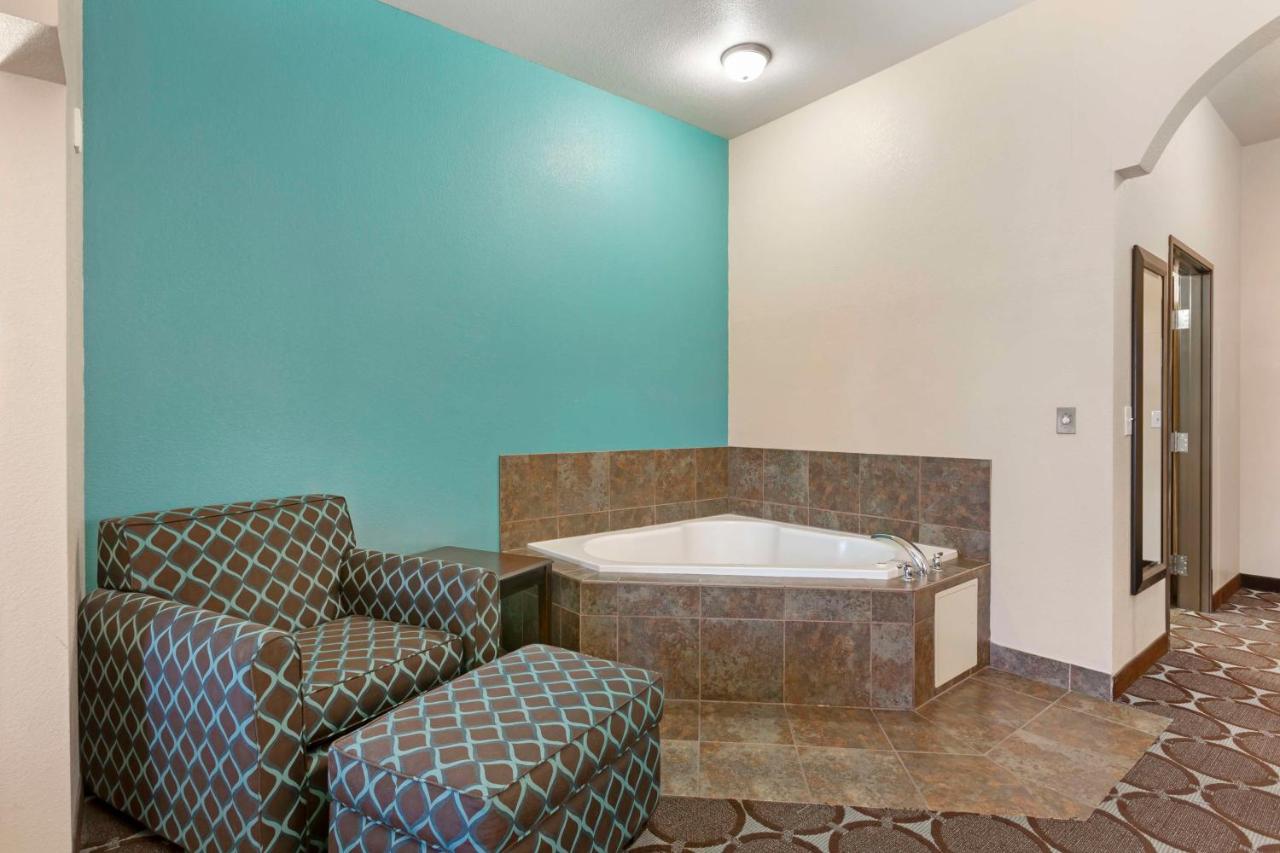 King Suite with Spa Bath - Non Smoking at Best Western Sonora Inn & Suites