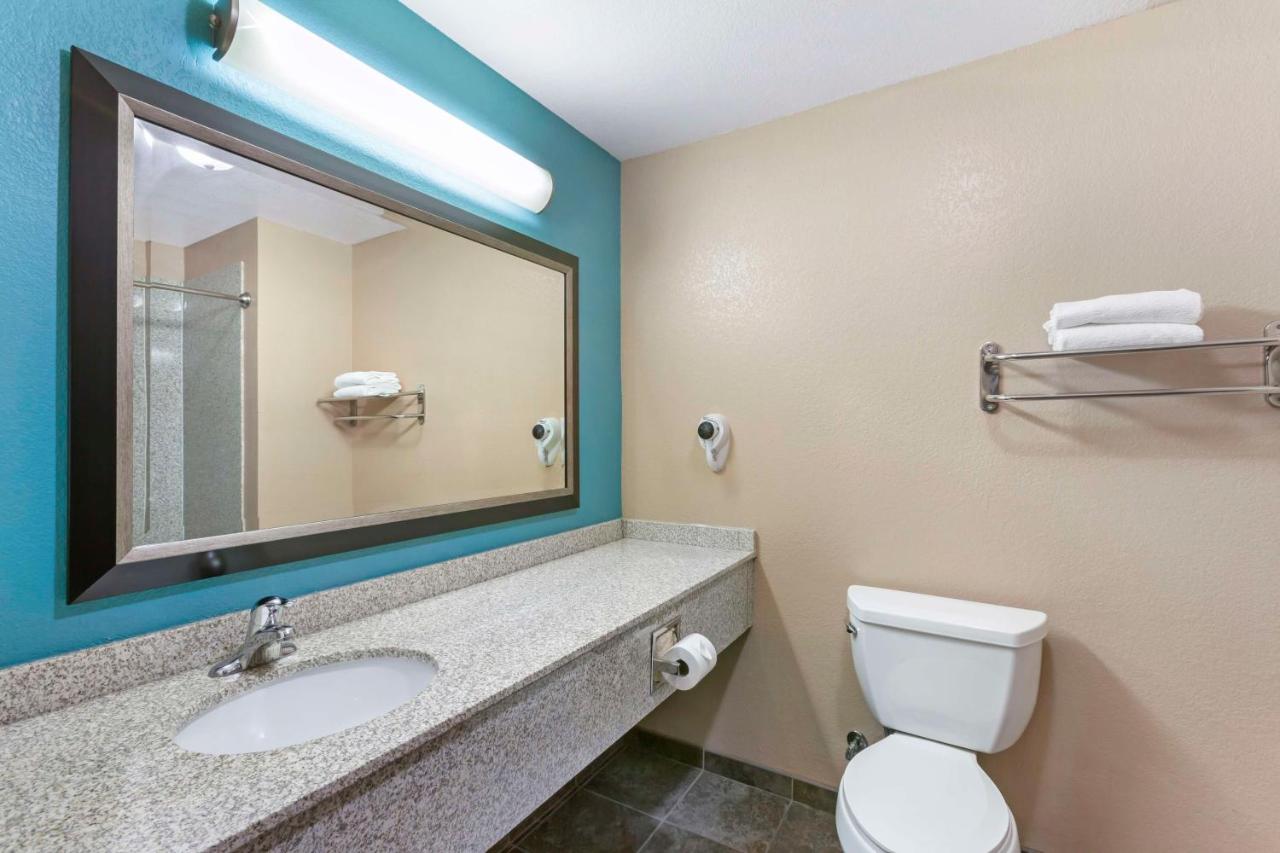 King Suite with Spa Bath - Non Smoking at Best Western Sonora Inn & Suites