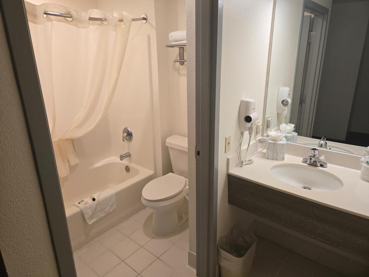 Two Bedroom Queen Suite at Allure Suites