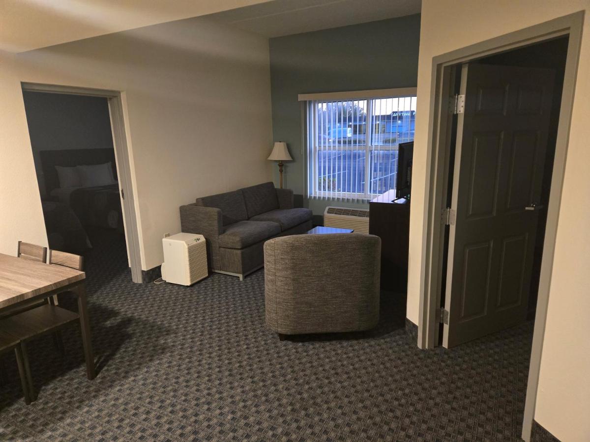 | Allure Suites