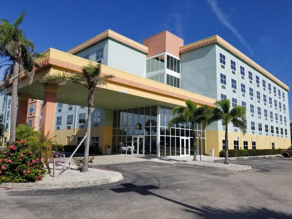 | Allure Suites