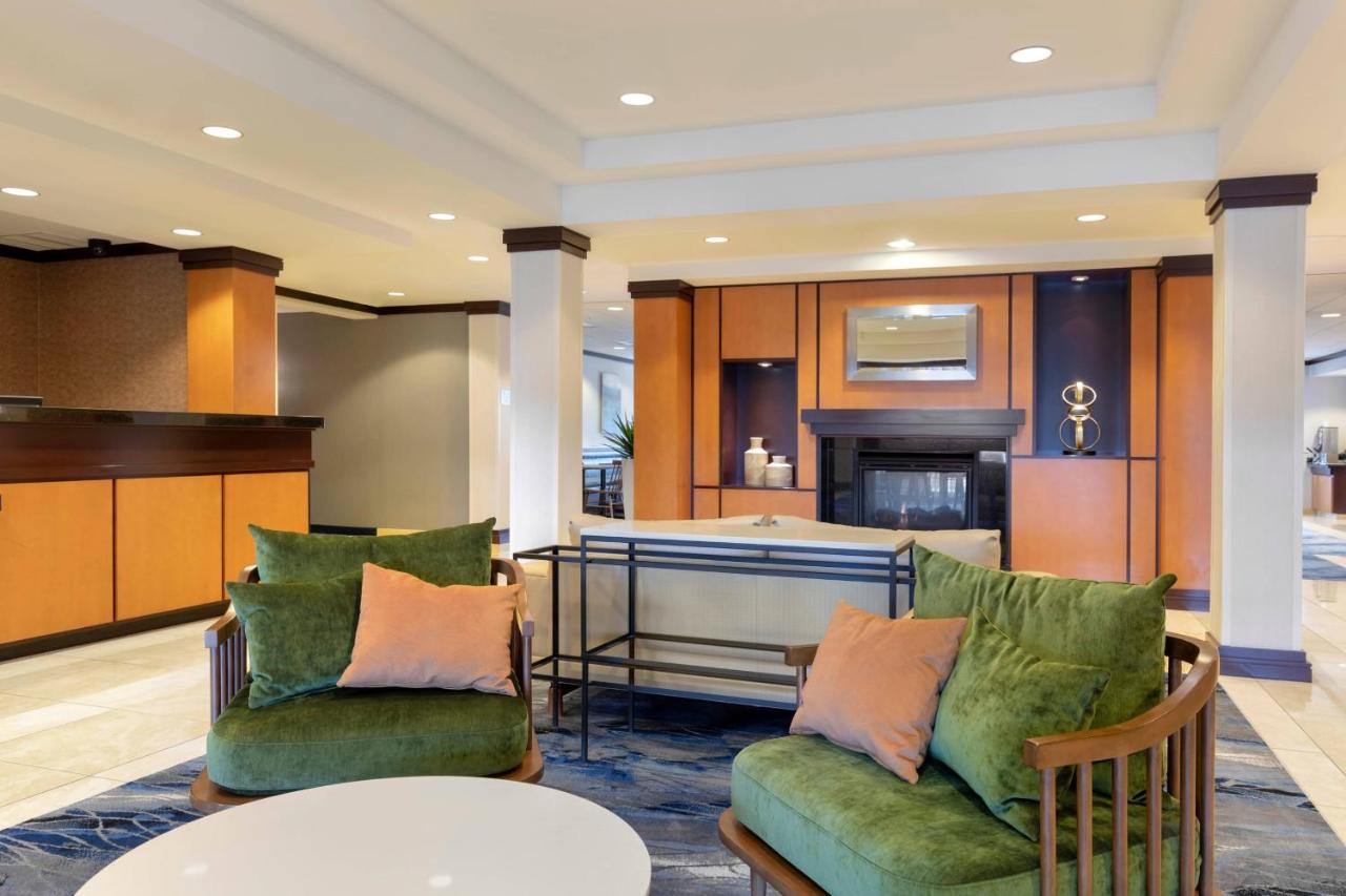 | Fairfield Inn & Suites by Marriott Rockford