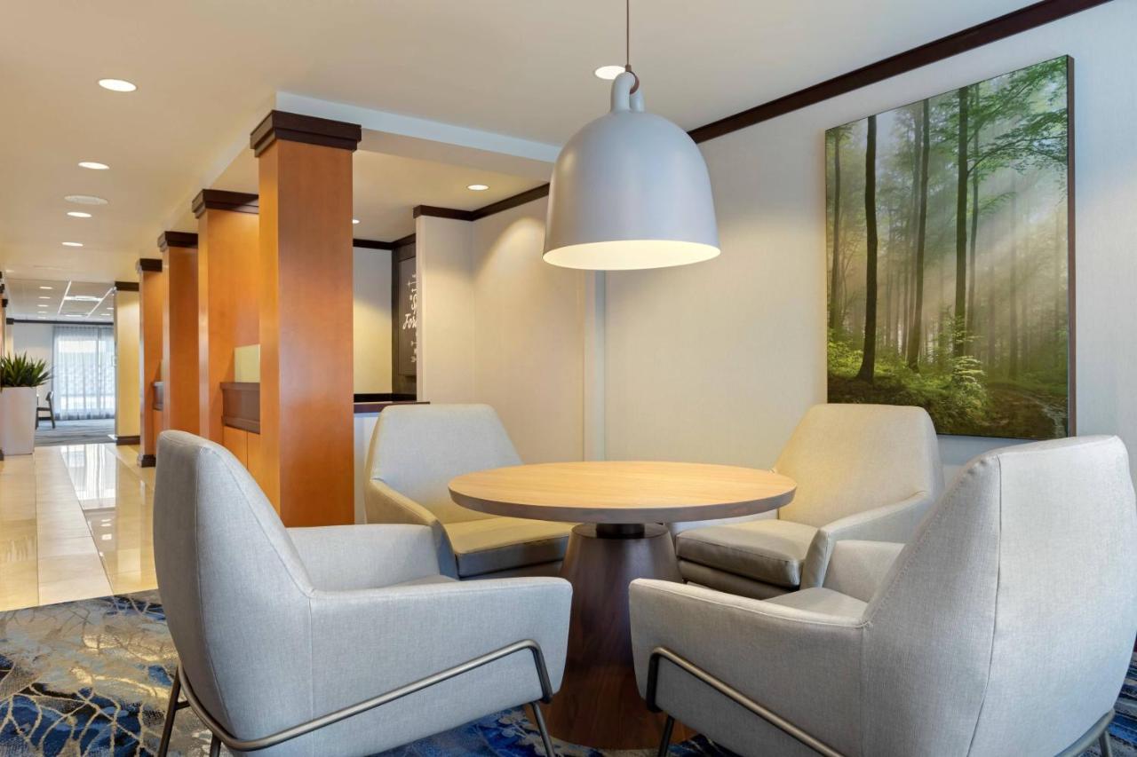 | Fairfield Inn & Suites by Marriott Rockford