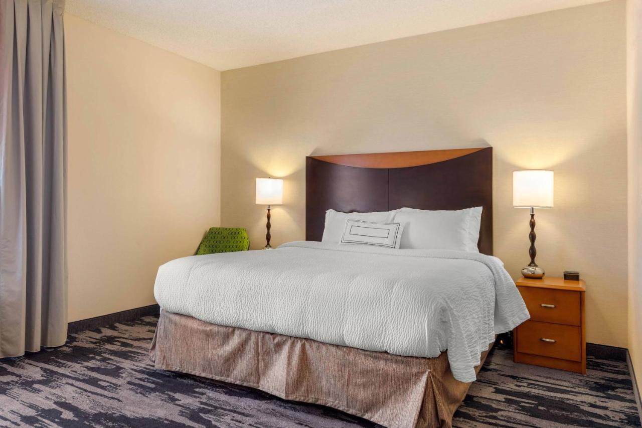 | Fairfield Inn & Suites by Marriott Rockford